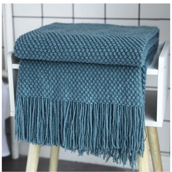 Cozy Knit Turquoise Teal Fringe Warm Blanket/Shawl for Couch/Bedroom/Dorm/Patio - Picture 4 of 16